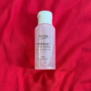 Makeup Brush Cleaner - White